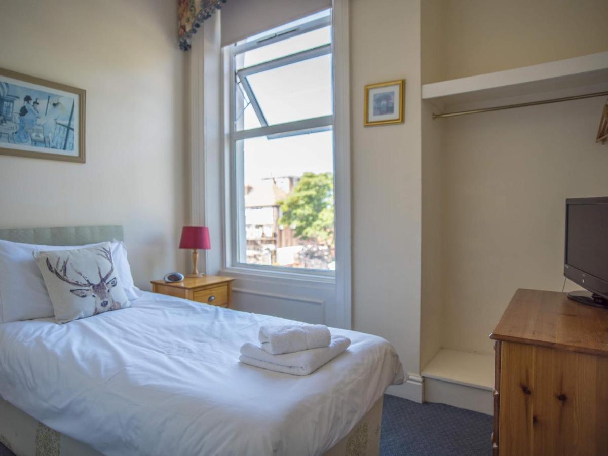 Baytrees Hotel Southport Room photo